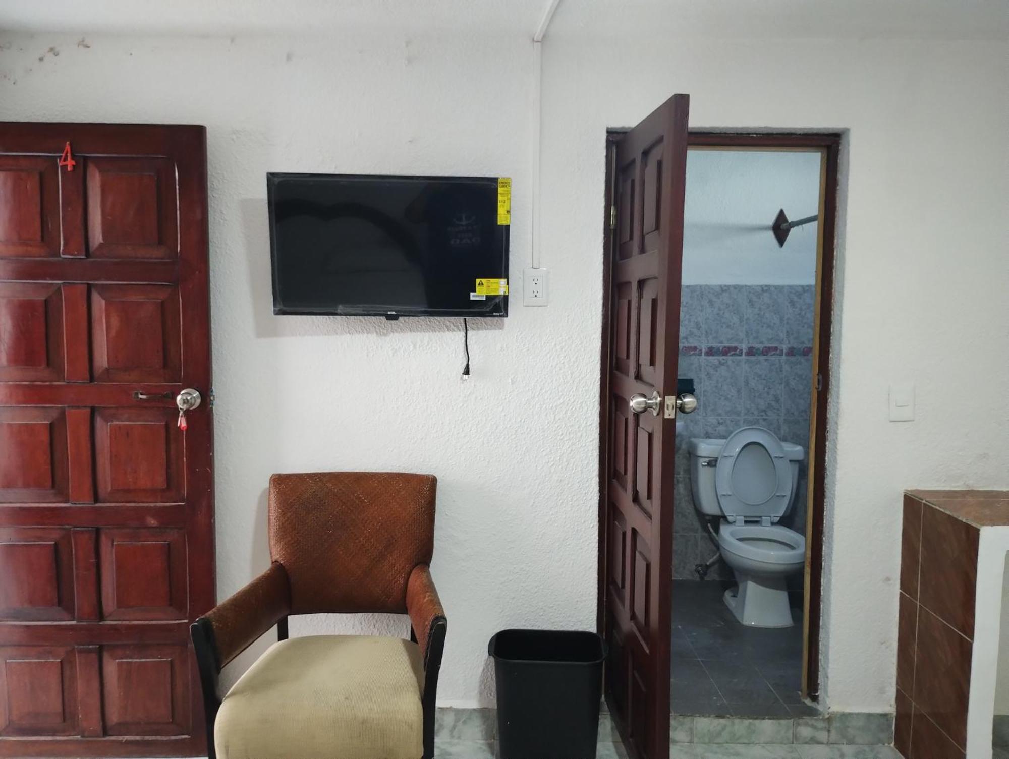 Casa De Huespedes Los Santos Cancún Eksteriør billede
